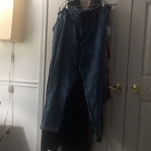 Forever21 plus size soft denim jeans with a drawstring in the front with buttons